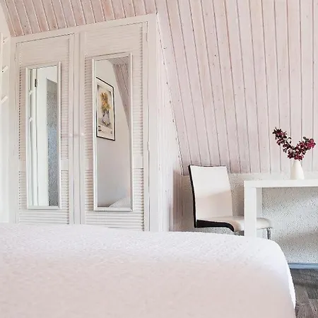 Sonnenblumenhaus 02 * Prerow